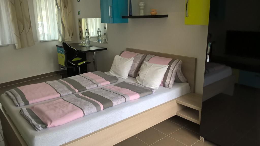 Kazinczy Apartment Кечкемет Номер фото