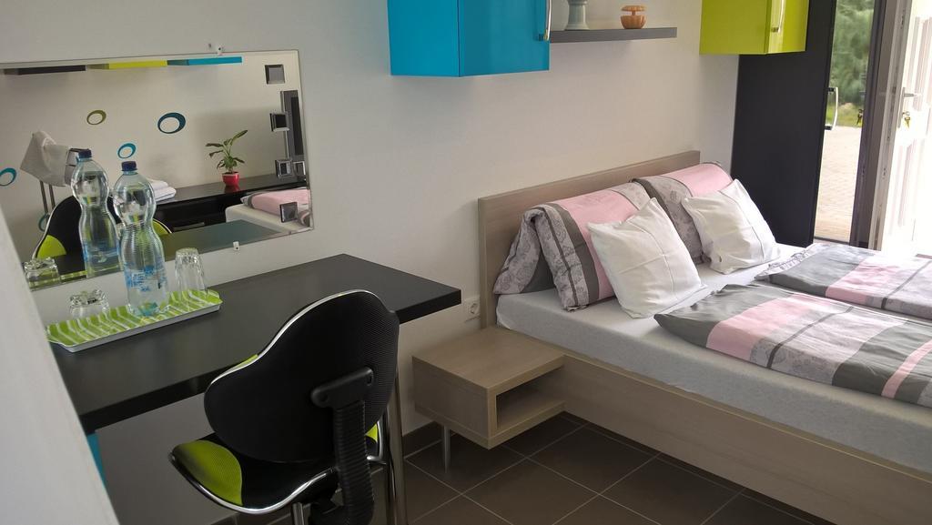 Kazinczy Apartment Кечкемет Номер фото